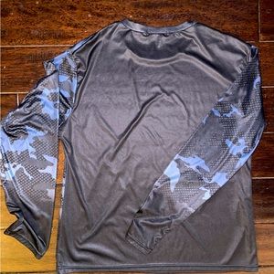 COPY - Men’s L/S athletic t-shirt, blue and black camo ombré, worn but no sign …